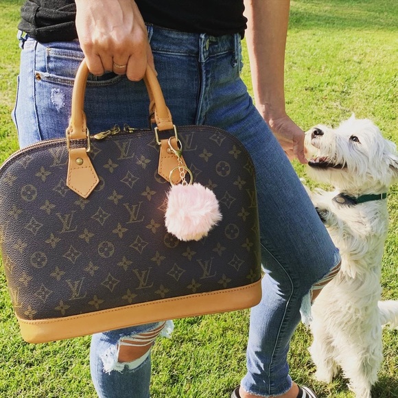 HR Director by Day, Designer Guru by Night 🖤 - Picture 10 of 15